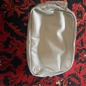 Lululemon wherever bag 2L